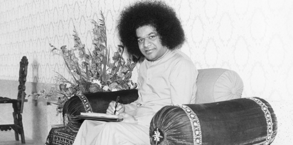 Bhagawan Sri Sathya Sai Baba Writing